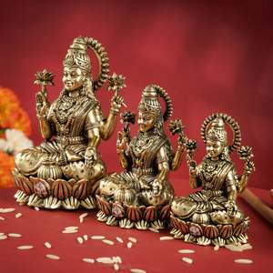 Murti de Latón Tradicional Hecho a Mano de Lakshmi Ji Sentada sobre Kamal, Diosa de la Riqueza, la Prosperidad y las Bendiciones para Diwali, para Hoteles - Product Image 5