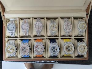 Reloj de Lujo para Hombre con Incrustaciones de Diamantes Moissanite, Caja Rectangular de Acero, Movimiento ETA, Embalaje en Caja, Compra al por Mayor - Product Image 4