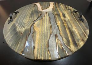 Planche en résine et bois faite à la main, idéale pour le fromage, les fruits, le pain, les amuse-gueules et comme cadeau pour un déménagement ou des occasions spéciales - Product Image 2