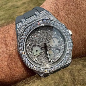 Reloj de Diamantes Moissanite para Hombre, Estilo Hip Hop, con Correa de Goma y Caja de Acero Inoxidable, Esfera con Corte de Hielo, Aspecto Elegante y Moderno para la Moda Urbana - Product Image 1