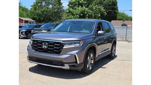 Usado, 2025, Bajo Kilometraje, Transmisión Automática, Asientos de Cuero, Sin Accidentes y Listo para Enviar - Product Image 2