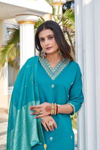 Célébrez le savoir-faire raffiné avec ce superbe ensemble Fancy Kurti conçu en soie romaine luxueuse pour les événements culturels, - Product Image 2