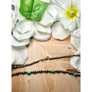 Collier artisanal Navajo en turquoise de Kingman et argent sterling, bijou culturel de collection - Product Image 2