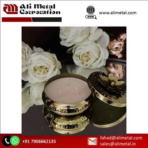 Contenedores para velas Redondo personalizado con diseño de flores Tarro de vela de metal único disponible con tapa para vela y totalmente personalizado. - Product Image 4