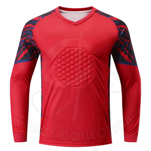 Accepter les étiquettes privées personnalisées nouveau style de gardien de but hommes maillots ensembles pour 100% polyester costume de football contrasté - Product Image 1