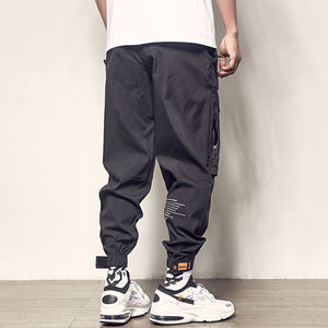 Pantalon cargo personnalisé pour hommes, coupe confortable avec des motifs à la mode, pour une tenue décontractée dans n'importe quel cadre - Product Image 4