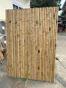 Clôture en bambou naturel du Vietnam pour l'extérieur | Poteaux de jardin pour projets d'aménagement paysager décoratifs faits à la main avec une bonne affaire - Product Image 5