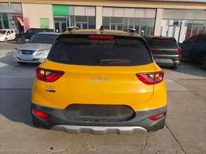 Guazi 2021 Kia Stonic, SUV de 5 Puertas y 5 Asientos, Transmisión Manual de 6 Velocidades, Motor Pequeño de Gasolina 1.4L 100 hp I4 - Product Image 5