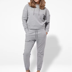 Conjunto de ropa deportiva informal de manga larga para otoño e invierno, sudadera y pantalones de chándal baratos al por mayor para mujer de Bangladesh - Product Image 1