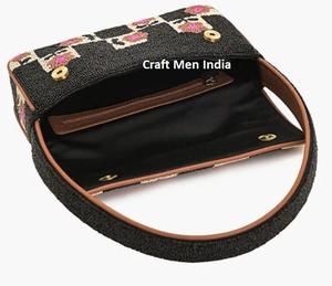 Sac à main en coton satiné avec fermeture magnétique, design floral bohème brodé de perles de graines faites à la main, taille personnalisée, sac à bandoulière - Product Image 3