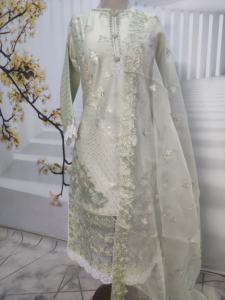 Nueva Colección de Trajes Casuales Pakistaníes e Indios Disponibles a Precios Accesibles, Vestido de Mujer de Tela Lawn, OEM, Última Moda Pakistaní e India - Product Image 6