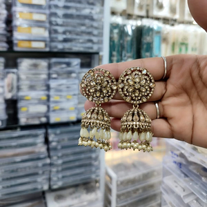 Pendientes tradicionales de alta calidad para mujer Joyería de herencia india étnica vintage Ideal para festivales, bodas - Product Image 1