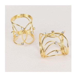 Magnifiques anneaux de serviette en métal doré et ivoire, sculptés, pour mariage et occasions spéciales - Product Image 3