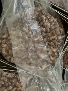 Hạt điều rang muối xay xát trực tiếp từ nhà máy, có vỏ, vị ngon, giá tốt - Product Image 6