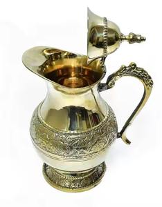 Pichet à eau en métal et laiton personnalisé avec poignée, capacité de 1,0 L, style classique, cadeau d'affaires accepté par OEM/ODM - Product Image 2