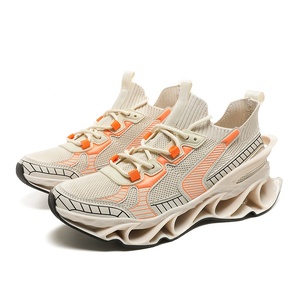 Zapatillas de deporte de marca originales informales de alta calidad personalizadas de diseñador, zapatillas Retro grabadas para hombre, zapatillas deportivas de estilo baloncesto - Product Image 3