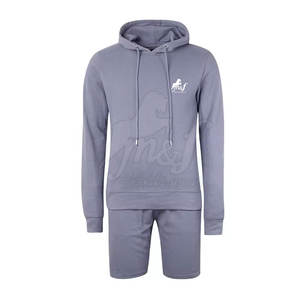 Conjunto de Sudadera con capucha y pantalones cortos a juego para hombre con cordón y estilo de bolsillo Conjunto de Sudadera con capucha y pantalones cortos de manga corta - Product Image 1