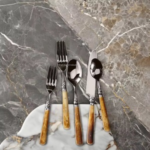 Vente en gros de couverts en métal avec manche en os plaqué argent pour la maison et l'hôtel Vaisselle de table Ensembles de couverts - Product Image 1