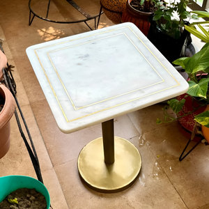 Travail exquis d'incrustation en laiton de marbre blanc Conceptions élégantes Artisanat de luxe et beauté intemporelle pour votre décoration intérieure - Product Image 6