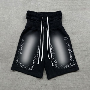Shorts vintage délavés à l'acide avec double bande élastique et détails en strass, mode décontractée pour femmes et hommes, shorts d'été personnalisés - Product Image 1