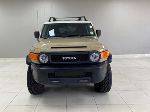 Pre-Owned 2022 TOYYOTA FJ CRUISER 4.0 V6 SUV - Product Image 1