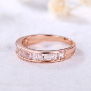 แหวนทองชั้นดีดีไซน์ใหม่หรูหราประดับอัญมณีสีรุ้งมูนสโตน - Product Image 2