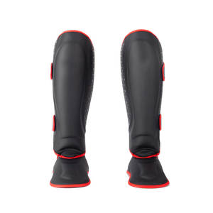 Espinillera de Diseño Ligero y Ajuste Confiable con Cierre Seguro e Interior Suave - Product Image 1