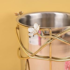 Estante para vino de hierro y acero para una sola botella con diseño elegante adecuado para bodegas de vino en casa cocinas y lugares para eventos - Product Image 3