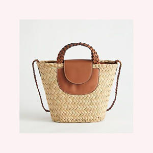 Bolso de rafia y ratán tejido natural, bolso de mano hecho a mano con delicados detalles en perlas y diamantes - Product Image 3