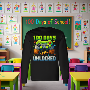 T-shirt a maniche lunghe da ragazzo con stampa '100 Days Level Unlocked' - Edizione promozionale '100 Days of School' - Product Image 3