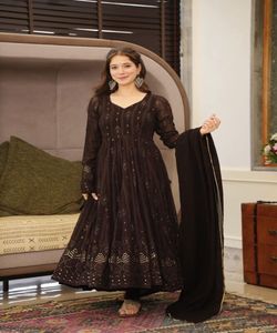 Abastécete de ropa sexy de mujer de verano a precios al por mayor Invierte en vestidos elegantes para tu boutique a precios al por mayor - Product Image 1