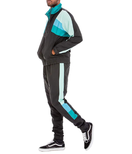 Vente en gros Ensemble survêtement coupe-vent réfléchissant en nylon respirant personnalisé Survêtement Streetwear pour les activités de plein air - Product Image 1