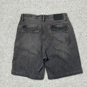 Pantalones cargo para hombre, shorts cargo de mezclilla negros deslavados, shorts cargo para hombre en gris desgastado con bolsillos utilitarios, corte holgado y relajado, shorts cargo de algodón. - Product Image 3
