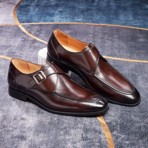 Mocassins tendance en cuir à pampilles pour hommes – Chaussures élégantes à enfiler pour affaires, décontracté et soirées – Semelle souple en cuir véritable - Product Image 1