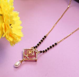 Colgante Mangalsutra chapado en oro de 18 quilates superventas, joyería de diseñador tradicional Premium para compromiso de boda o regalo - Product Image 1