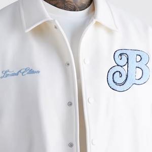 Veste universitaire personnalisée pour hommes patchs de broderie en chenille revers produit fini bouton de couverture disponible chaque conception de couleur - Product Image 1