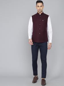 Chaleco Formal Color Granate para Hombre, el Más Vendido, para Bodas, Recepciones, Eventos Culturales y Fiestas, Disponible para la Venta - Product Image 5