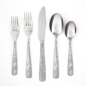 Juego de Cubiertos de Metal Chapado en Oro de Diseño Artesanal, Vajilla Personalizada para Fiestas - Product Image 3