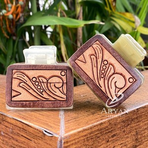 Nouvel arrivage de pinces à cheveux en cuir usiné à la main accessoires de cheveux occidentaux pour femmes en cuir gravé forme carrée cadeau de vacances - Product Image 1