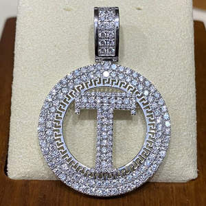 Pendentif en forme de lettre T entièrement serti de moissanite, argent 925 plaqué rhodium, bijoux hip-hop personnalisés, beau cadeau pour hommes et femmes - Product Image 2