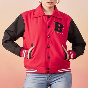 Venta al por mayor en blanco a granel Sencillo negro y rojo Mujeres College Versity Jacket Fleece Baseball Letterman Varsity Jacket - Product Image 1