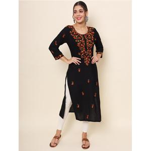 À la mode indien Premium qualité Maruti mode femmes vêtements de mariage rayonne Kurti Chikankari broderie travail lourd rayonne pantalon - Product Image 1