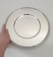 Assiette de présentation en métal avec bordure perlée plaquée argent poli pour la maison et le mariage Vaisselle et assiettes