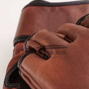 Gants de MMA et de boxe en cuir de haute qualité personnalisables et confortables pour la pratique des arts martiaux en plein air - Product Image 6