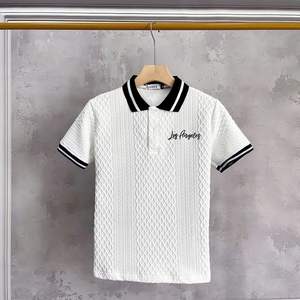 Polo élégant pour hommes-fabriqué à partir de tissu extensible pour un confort ultime et une performance d'évacuation de l'humidité du Vietnam - Product Image 1