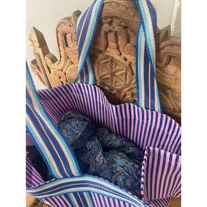 Bolso de Playa de Nailon Lila con Diseño Personalizado, Cierre Abierto, Decoración de Cadena, Forro de Lona y Poliéster para el Verano - Product Image 3