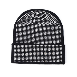 หมวกบีนนี่คริสตัลสำหรับผู้หญิง หมวกบีนนี่แฟชั่นฤดูหนาวที่นุ่มและอบอุ่น ประดับด้วยหินไรน์สโตนสำหรับผู้ใหญ่ - Product Image 5