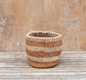 Panier en macramé fait main, solution de rangement polyvalente pour la décoration intérieure, la chambre à coucher, le salon et le dessus de table, en provenance d'Inde - Product Image 2