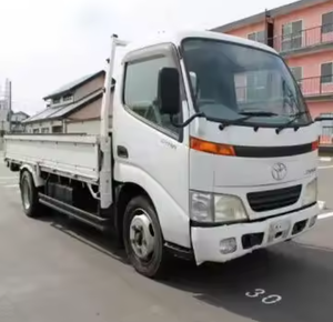 LISTO PARA ENVIAR Dyna Gasolina 8 Cilindros, Color Oscuro, Tracción en las Cuatro Ruedas, Asientos de Cuero, Camioneta Intermedia, Volante a la Izquierda, Techo Panorámico, Automática - Product Image 1