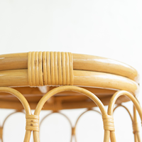 Table d'appoint ronde en rotin naturel artisanal moderne, écologique, durable, unique, pour salon et décoration côtière